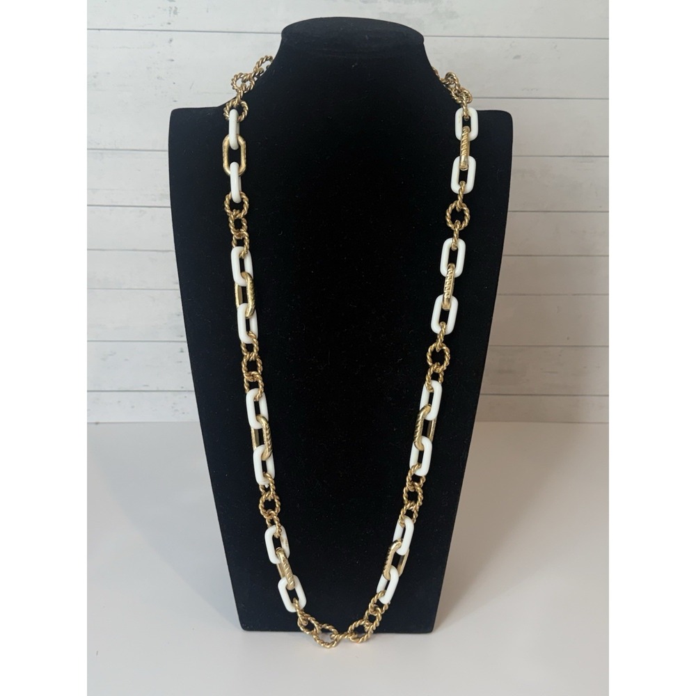 VINTAGE GOLD TONE & WHITE LINK CHAIN NECKLACE